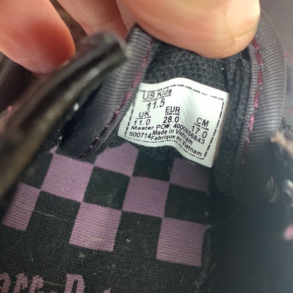 11.5 Vans Harry Potter slip ons in excellent condition. Dark purple - Picture 6 of 7